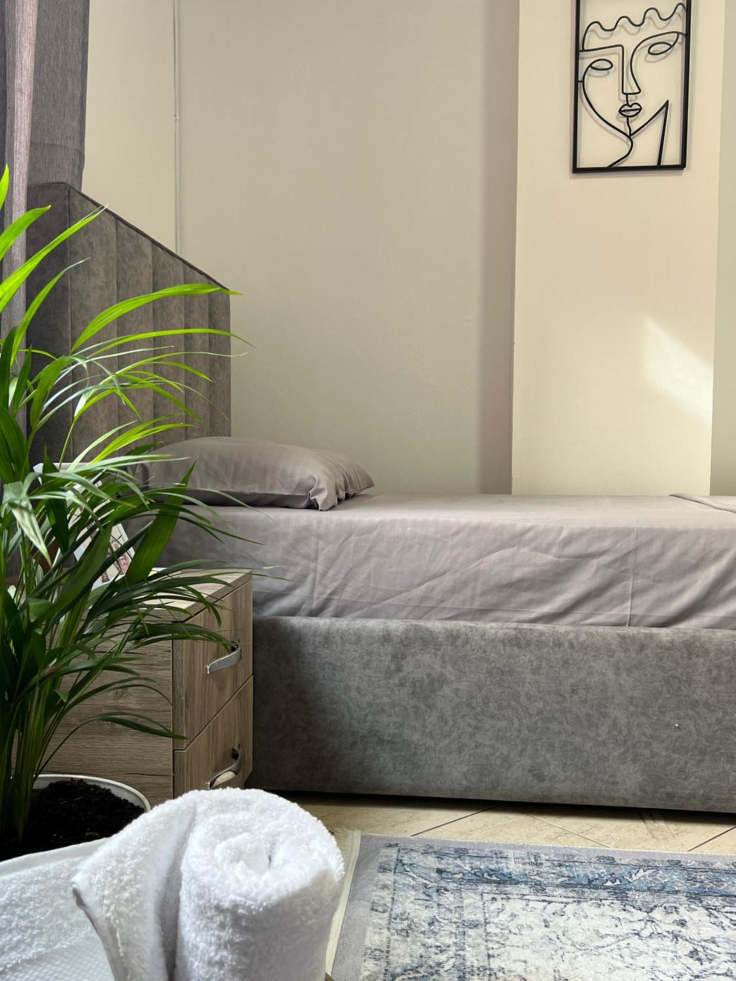 Hostel By Fenix Tiranë Ngoại thất bức ảnh